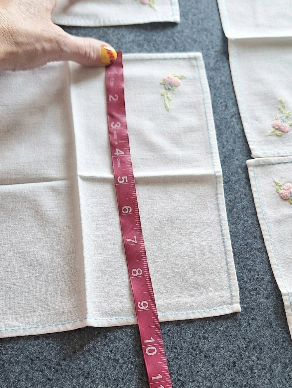 Vintage Handmade Embroidered Basket & Flowers Linen Tablecloth & Nakin Set